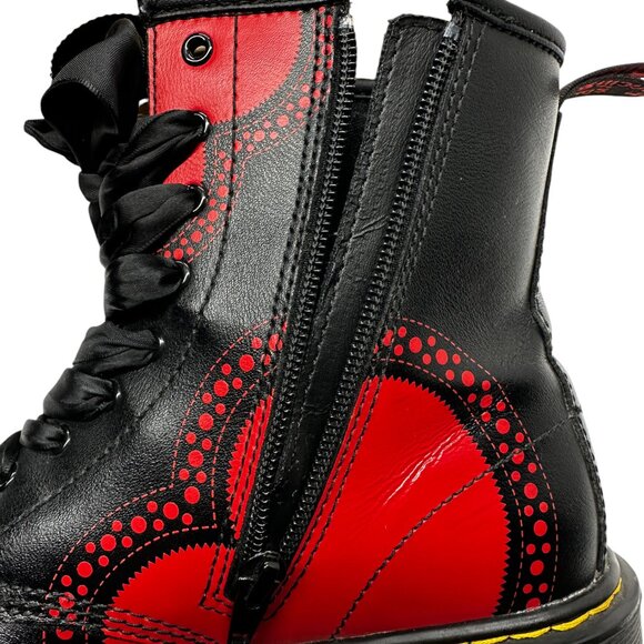 Dr Martens Delaney Heart Boots (6 Youth) - Picture 5 of 12